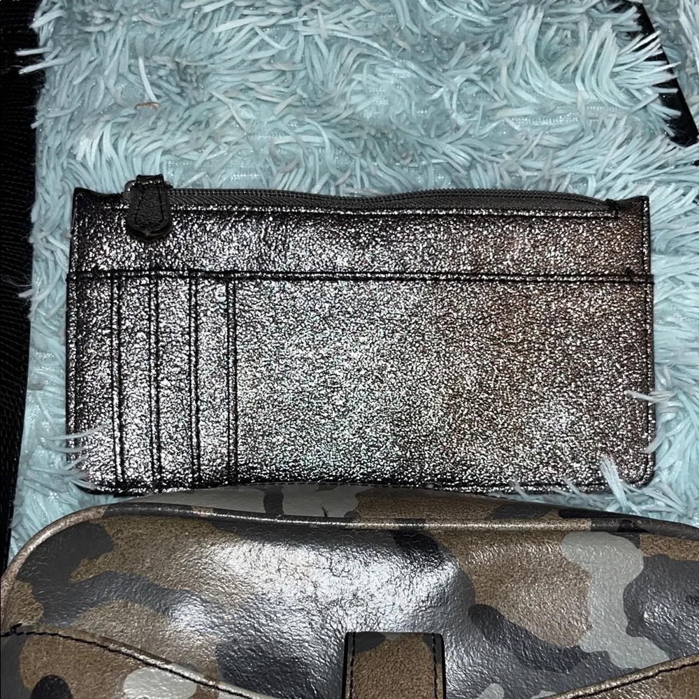 GILI CAMO LEATHER CROSSBODY BAG/ SILVER ID WRISTLET EUC - Picture 7 of 11